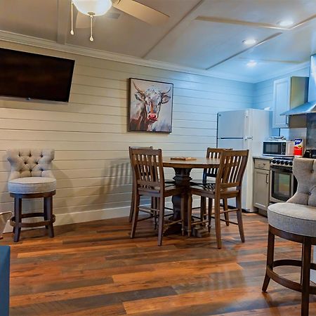 Blue Dolphin Inn And Cottages Grand Isle Exterior foto