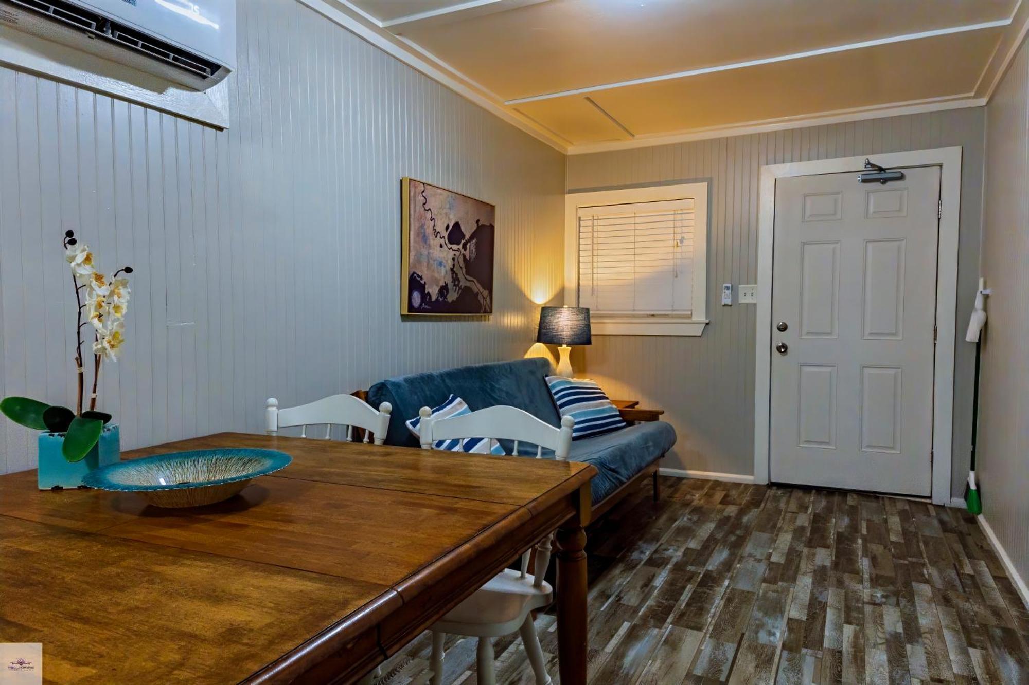 Blue Dolphin Inn And Cottages Grand Isle Exterior foto